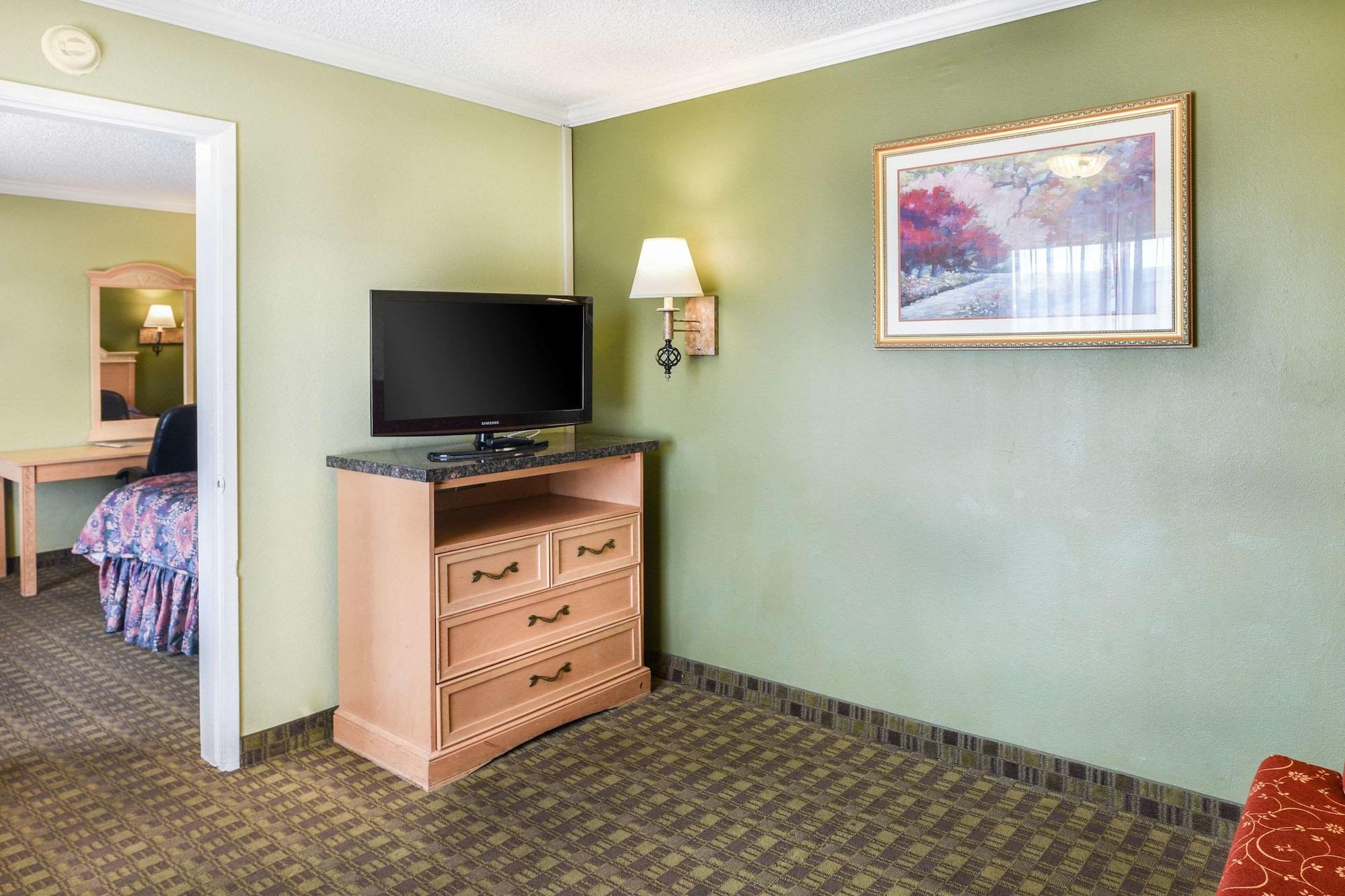 Quality Inn&Suites Buena Park Anaheim Exterior foto