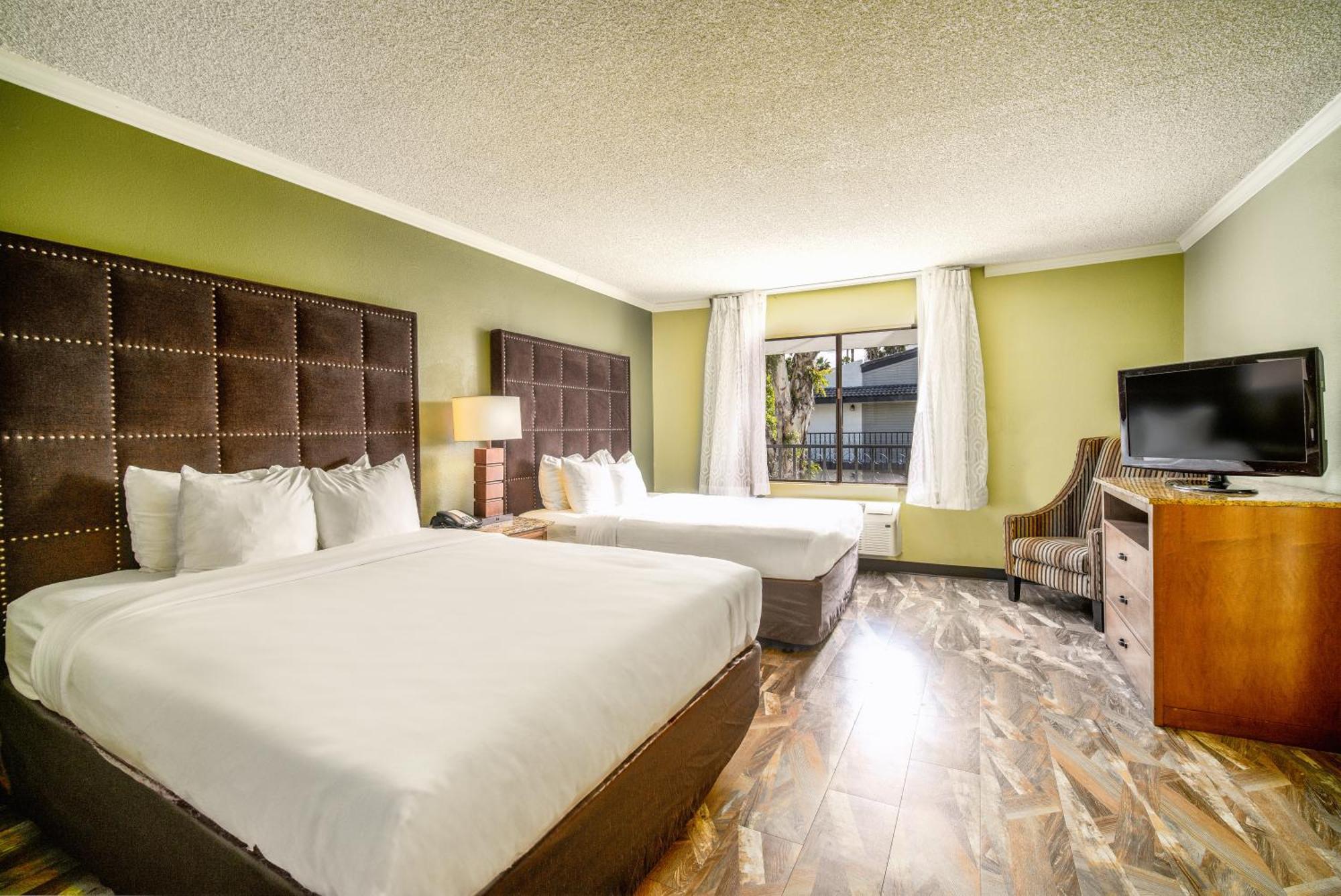 Quality Inn&Suites Buena Park Anaheim Exterior foto